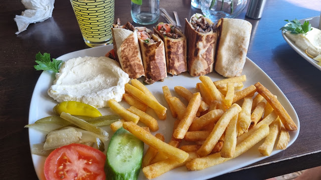 Libanon House - Gastronomi och hotellverksamhet