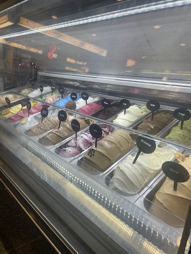 Gelato Bar Crispino - Gastronomi och hotellverksamhet