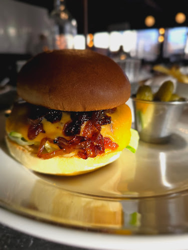 Brovakten - Gastronomi och hotellverksamhet