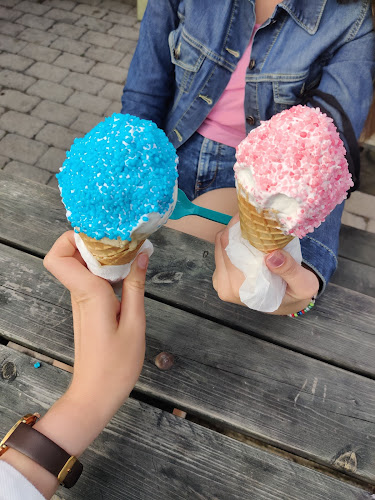 Cellos Glassbar Open Times