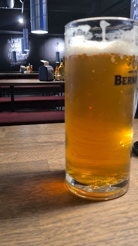 Shady Burgers - Gastronomi och hotellverksamhet