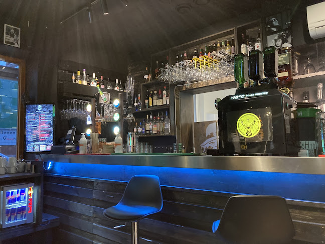 Angry Grizzly Bar-Café AB