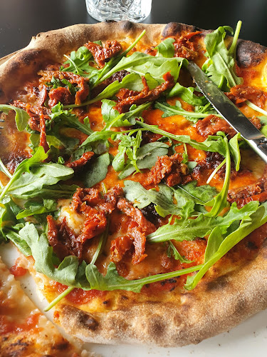 Comentarii opinii despre M A Z E