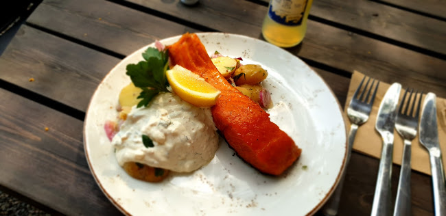 Tottnäs Rökeri - Gastronomi och hotellverksamhet