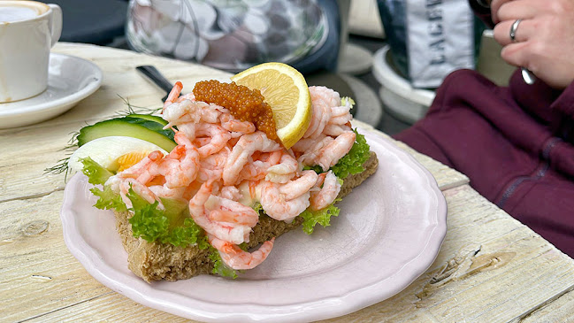 Smulan's CAFÉ & GLASS - Gastronomi och hotellverksamhet