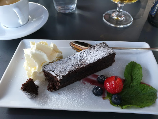 Restaurang Vänner & Vin i Motala - Gastronomi och hotellverksamhet