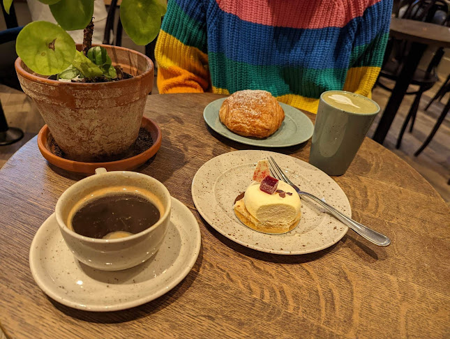 Comentarii opinii despre Robin Delselius Bageri