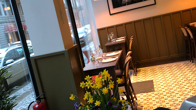 Enoteca Sassi - Gastronomi och hotellverksamhet