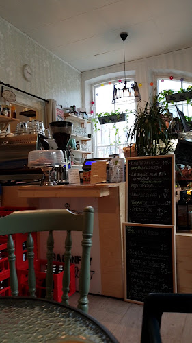 Opinii despre Atmajala Cafe, SUP och Yoga în Norrtälje - Gastronomi och hotellverksamhet