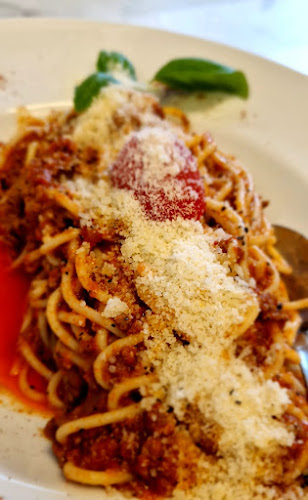 SORRENTO i SANDVIKEN Restaurang & Bar - Gastronomi och hotellverksamhet