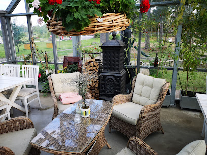 Tindered Trädgård Café