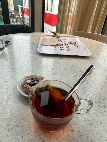 Sally Voltaire & Systrar - Gastronomi och hotellverksamhet