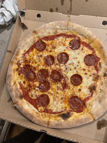 VÅR PIZZA - Älvsjö