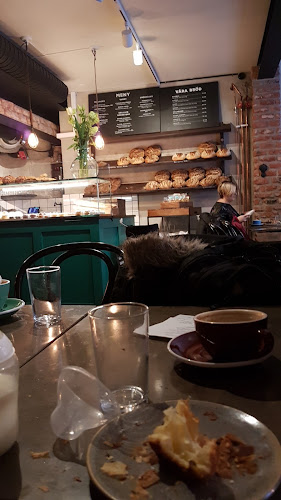 Comentarii opinii despre Simons Rosteri & Bageri