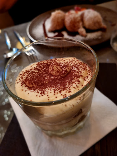 La Perla - Gastronomi och hotellverksamhet