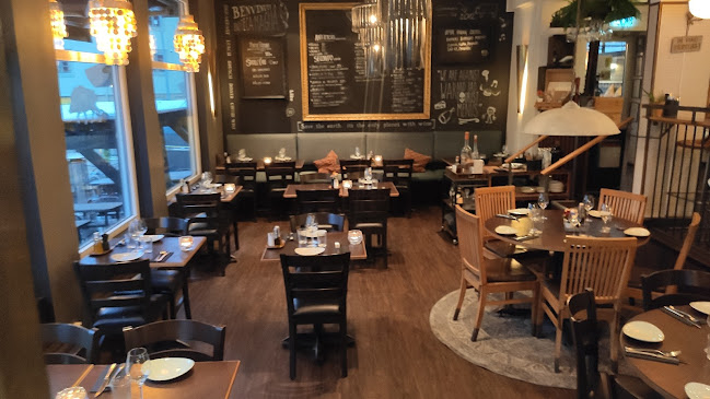 Enoteca Maglia - Gastronomi och hotellverksamhet