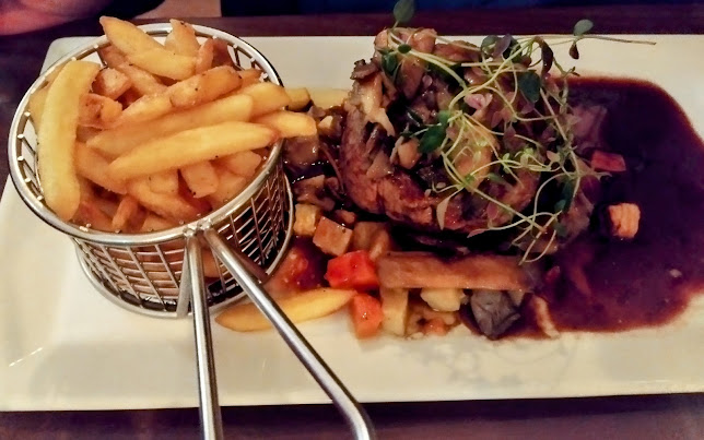 Bryggans kök & bar - Gastronomi och hotellverksamhet