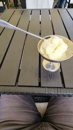 Opinii despre Restaurang Pizzeria Cimbris în Simrishamn - Gastronomi och hotellverksamhet