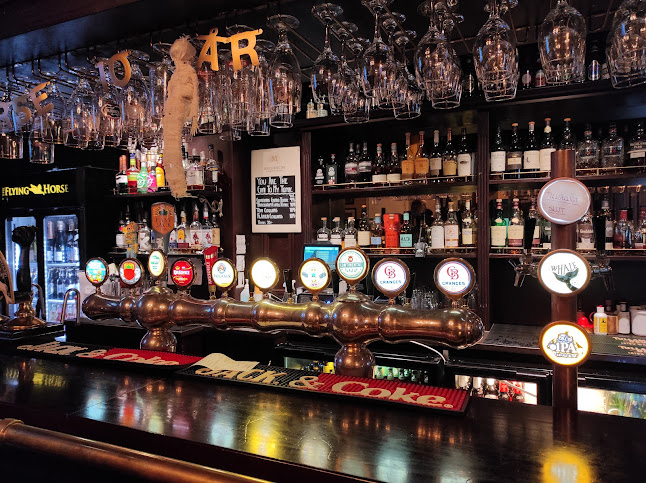 The Flying Horse - Gastronomi och hotellverksamhet