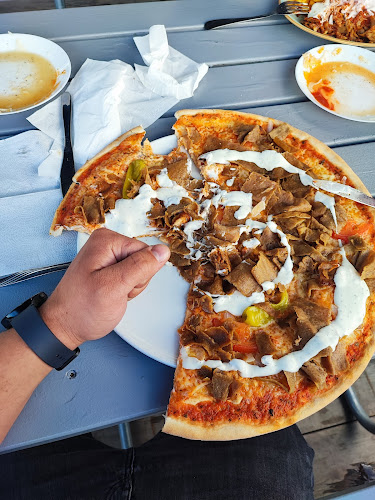 Pizza House - Gastronomi och hotellverksamhet