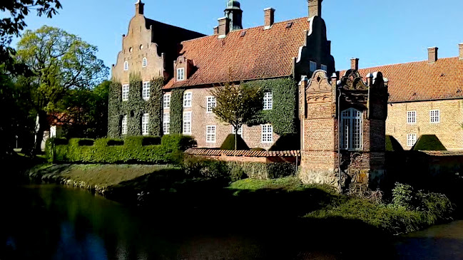 Trolle Ljungby Viltbod – lokalt viltkött i gårdsbutik - Fjälkinge