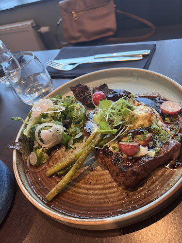 TAK Skybar - Gastronomi och hotellverksamhet