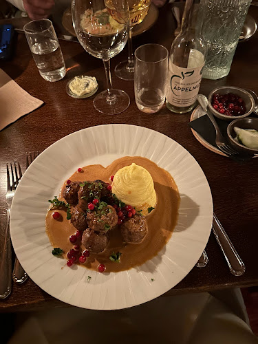 Gammelgården Hotell & Restaurang Open Times