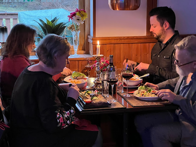 Comentarii opinii despre Tina Maria