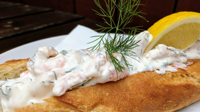 Opinii despre Tottnäs Rökeri în Nynäshamn - Gastronomi och hotellverksamhet