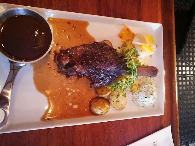 The Red Lion - Gastronomi och hotellverksamhet