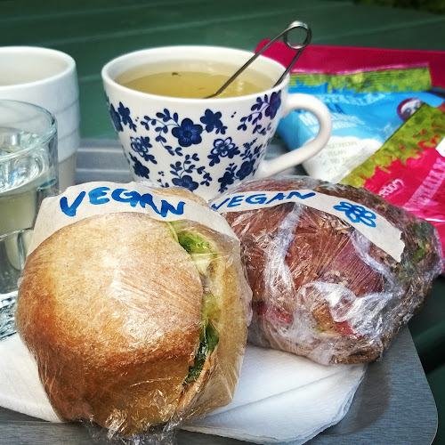 Opinii despre Tantens Gröna Parkcafé – Gula Villan în Uppsala - Gastronomi och hotellverksamhet