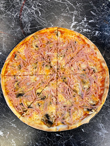 Opinii despre Alingsås Pizzeria în Alingsås - Gastronomi och hotellverksamhet