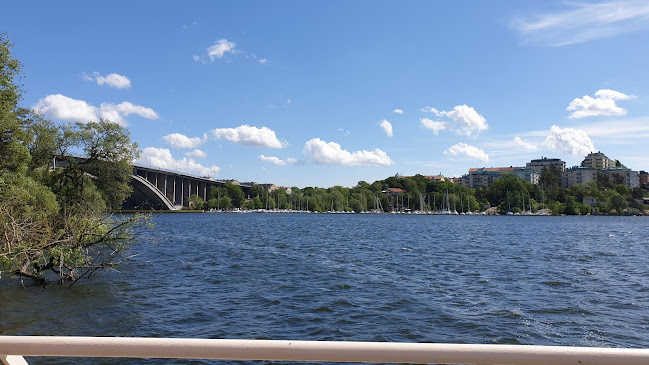 Alviks torg Phone number