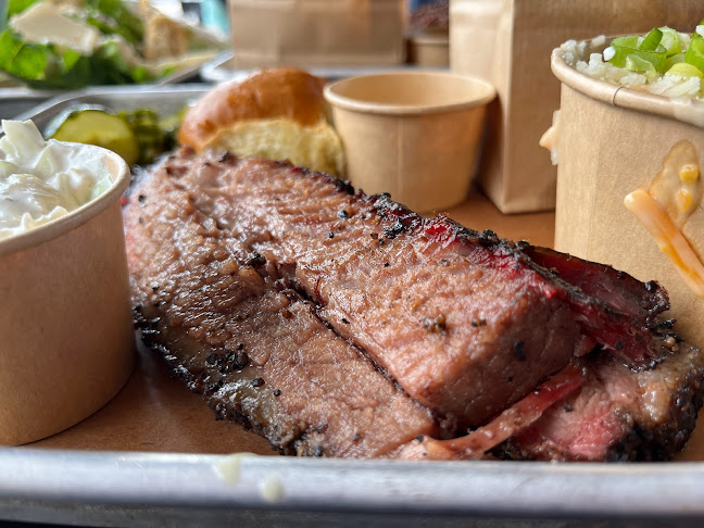 Holy Smoke BBQ - Gastronomi och hotellverksamhet