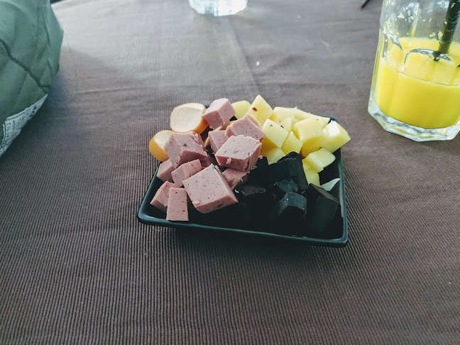 Himmelska hundar - Gastronomi och hotellverksamhet