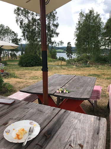 Comentarii opinii despre Nora Annas Gårdscafe’ och glamping