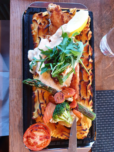 Pizzeria Mira - Gastronomi och hotellverksamhet