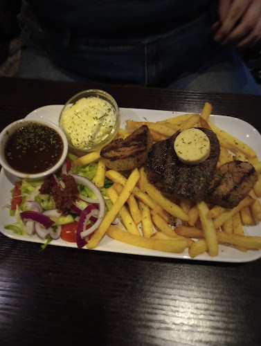 Comentarii opinii despre Ellstorps Kvarterskrog & Pizzeria