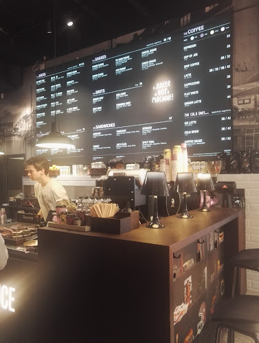 Sally Voltaire & Systrar