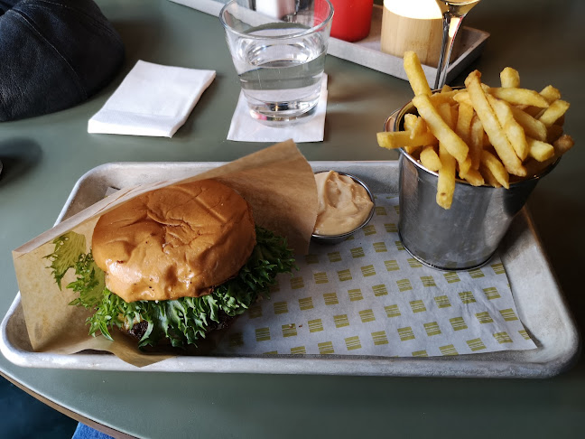 Reviews of Phil's Burger Götgatan in Stockholm - Gastronomi och hotellverksamhet