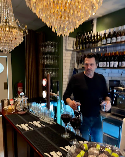 Cigarren - Gastronomi och hotellverksamhet