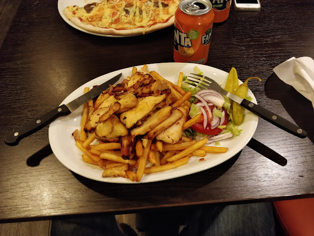 Pizzeria Pinocchio - Gastronomi och hotellverksamhet