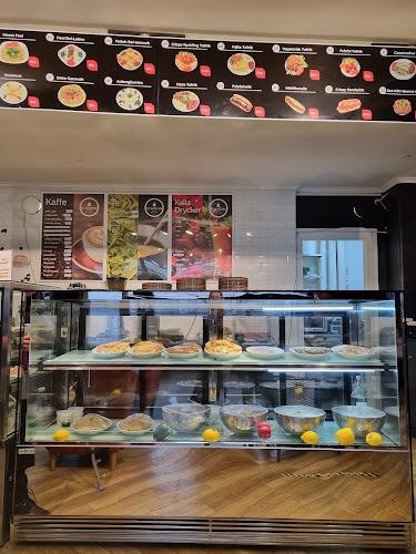 El Baron Café - Gastronomi och hotellverksamhet