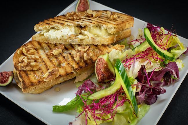 Café Dignity - Gastronomi och hotellverksamhet