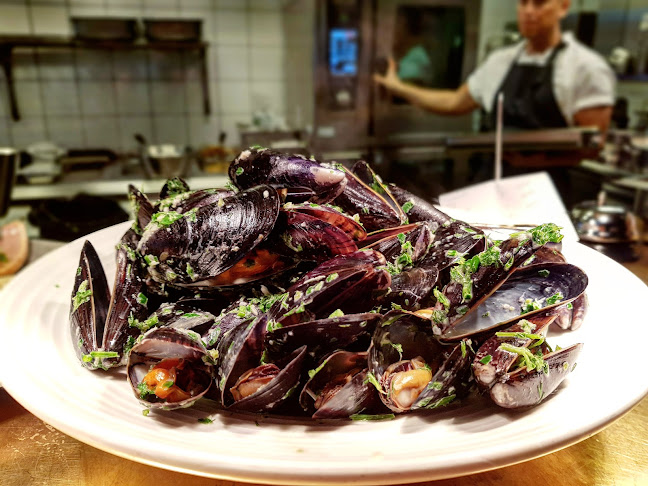 The Social Bar & Bistro - Gastronomi och hotellverksamhet