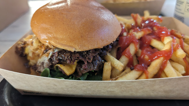 BABAS Burgers Quality Outlet - Gastronomi och hotellverksamhet