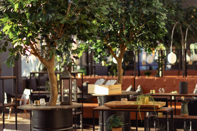 The Social Bar & Bistro - Gastronomi och hotellverksamhet