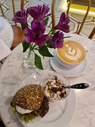 Vete-Katten Gallerian - Gastronomi och hotellverksamhet