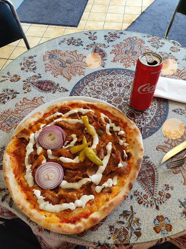 Opinii despre La Strada Pizza & Kebab în Umeå - Gastronomi och hotellverksamhet