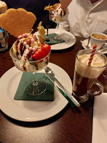 Trattoria La Pizza Phone number